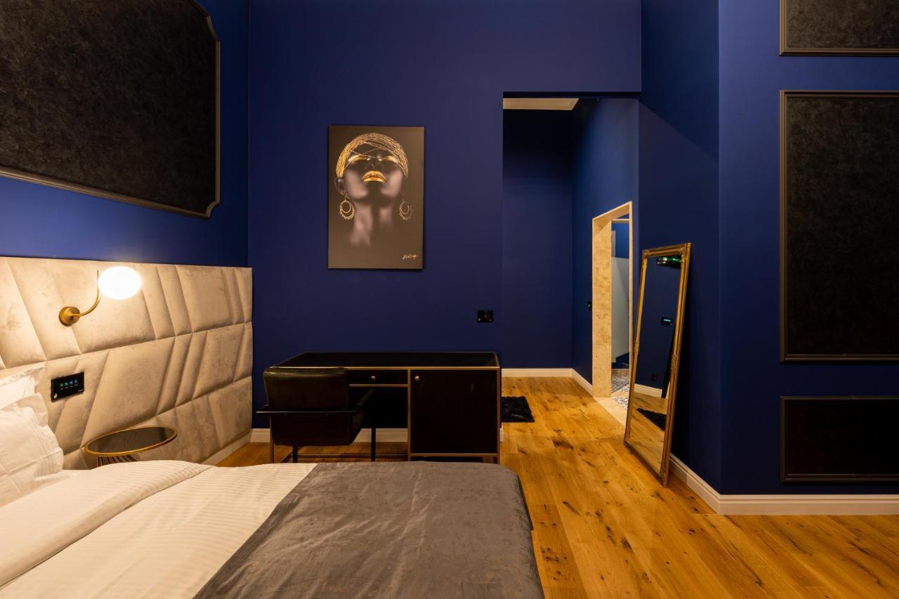 Boutique Hotel Cocosul De Aur Тиргу-Муреш Екстер'єр фото