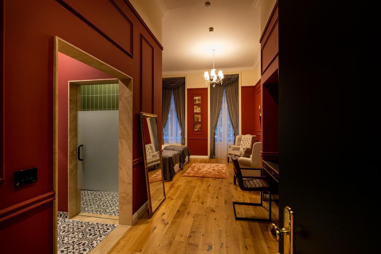 Boutique Hotel Cocosul De Aur Тиргу-Муреш Екстер'єр фото