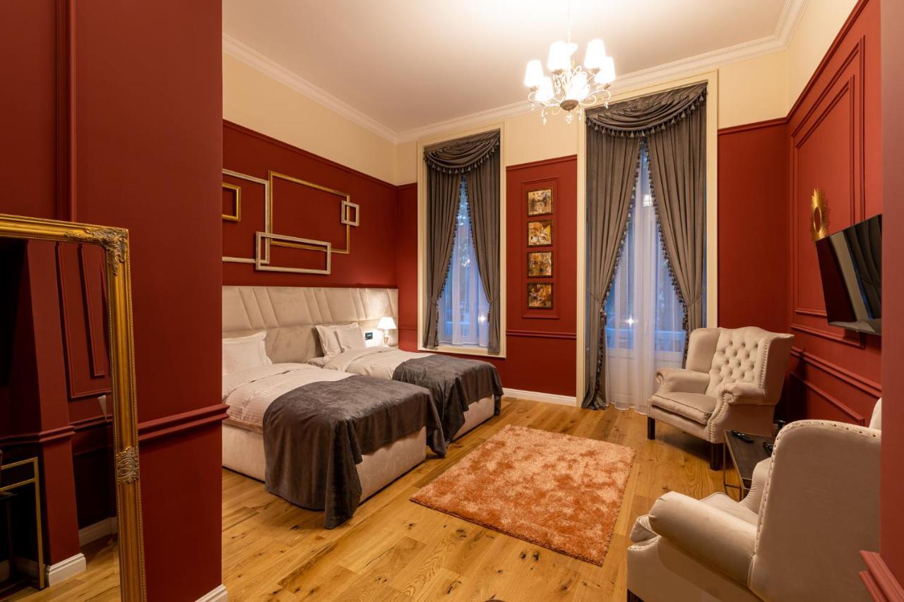 Boutique Hotel Cocosul De Aur Тиргу-Муреш Екстер'єр фото