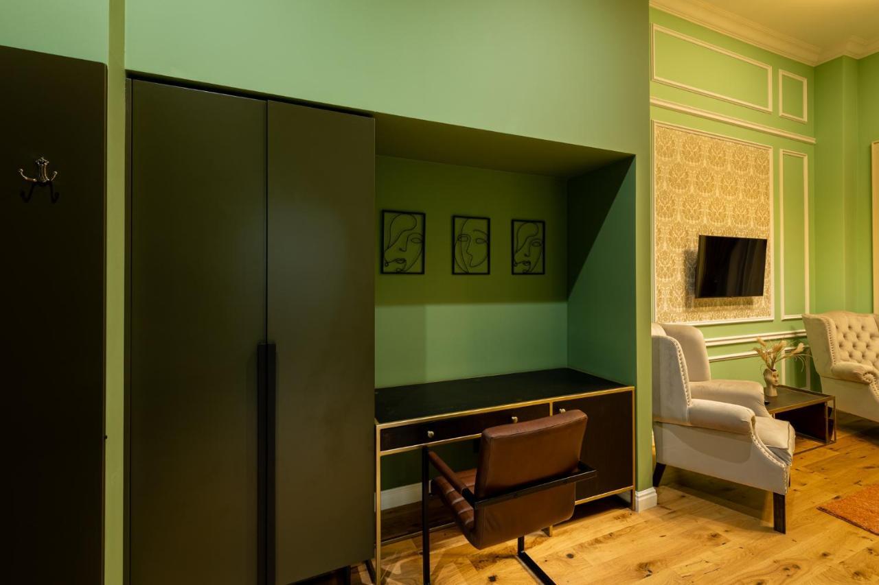 Boutique Hotel Cocosul De Aur Тиргу-Муреш Екстер'єр фото