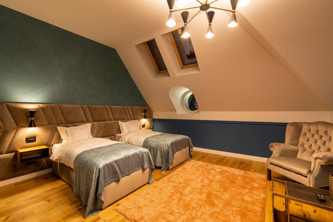 Boutique Hotel Cocosul De Aur Тиргу-Муреш Екстер'єр фото