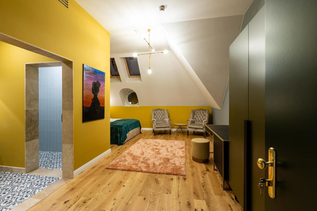 Boutique Hotel Cocosul De Aur Тиргу-Муреш Екстер'єр фото
