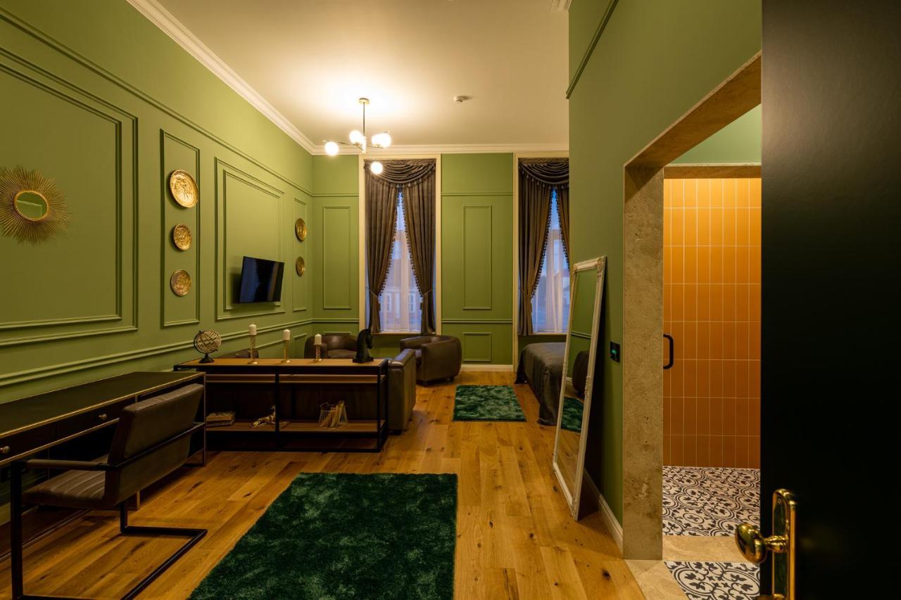 Boutique Hotel Cocosul De Aur Тиргу-Муреш Екстер'єр фото