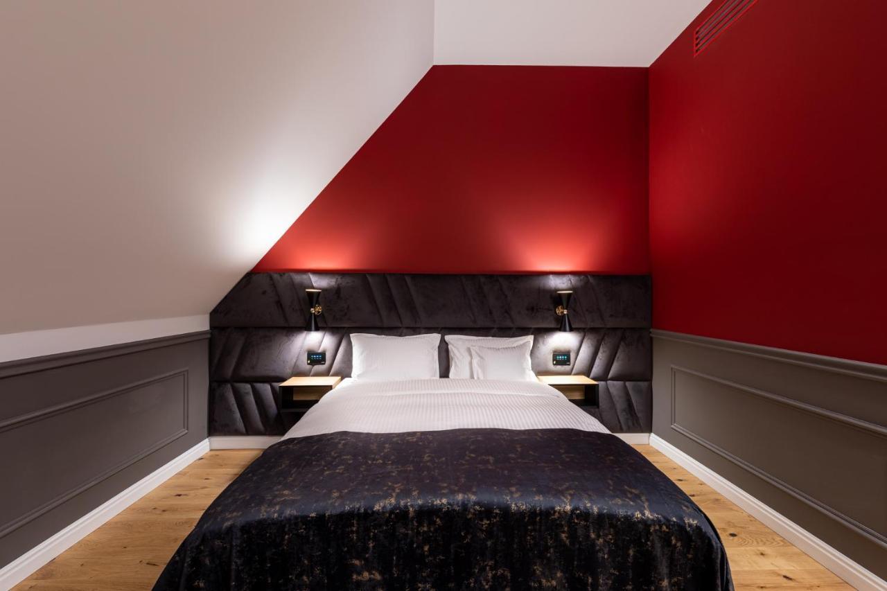 Boutique Hotel Cocosul De Aur Тиргу-Муреш Екстер'єр фото