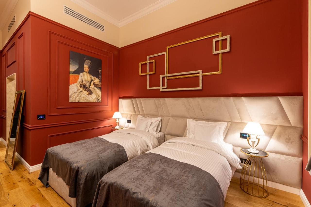 Boutique Hotel Cocosul De Aur Тиргу-Муреш Екстер'єр фото