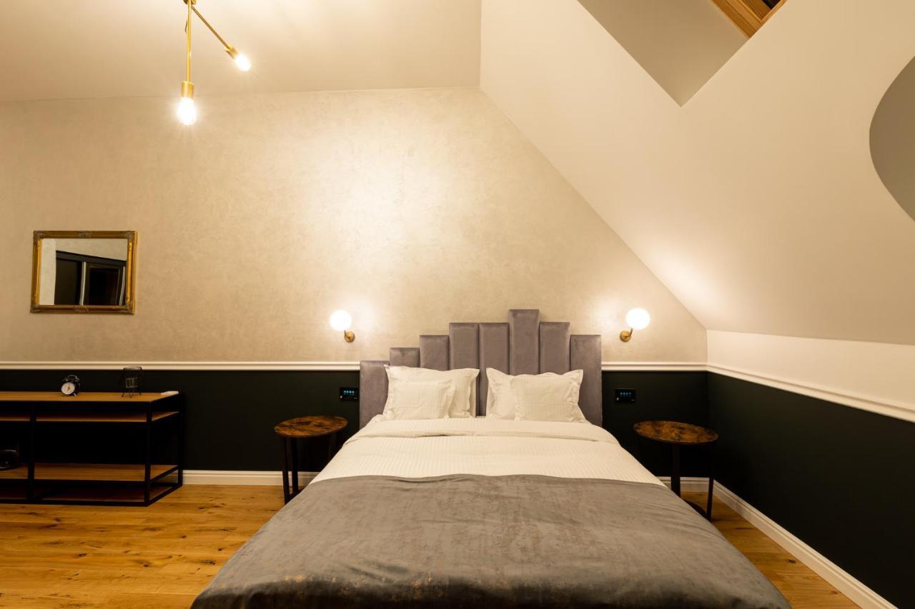 Boutique Hotel Cocosul De Aur Тиргу-Муреш Екстер'єр фото