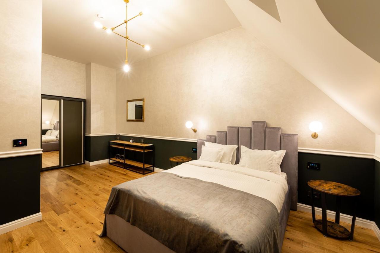 Boutique Hotel Cocosul De Aur Тиргу-Муреш Екстер'єр фото