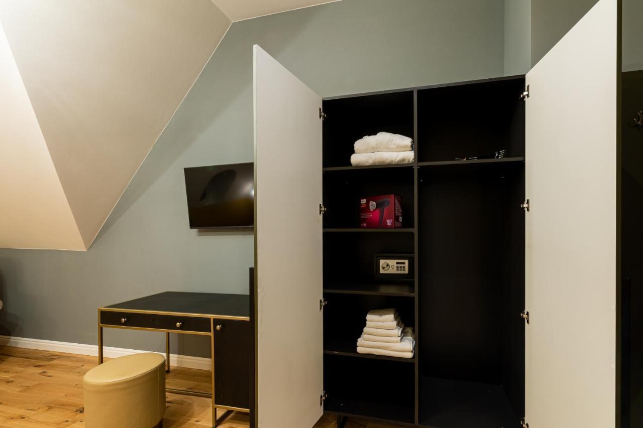 Boutique Hotel Cocosul De Aur Тиргу-Муреш Екстер'єр фото