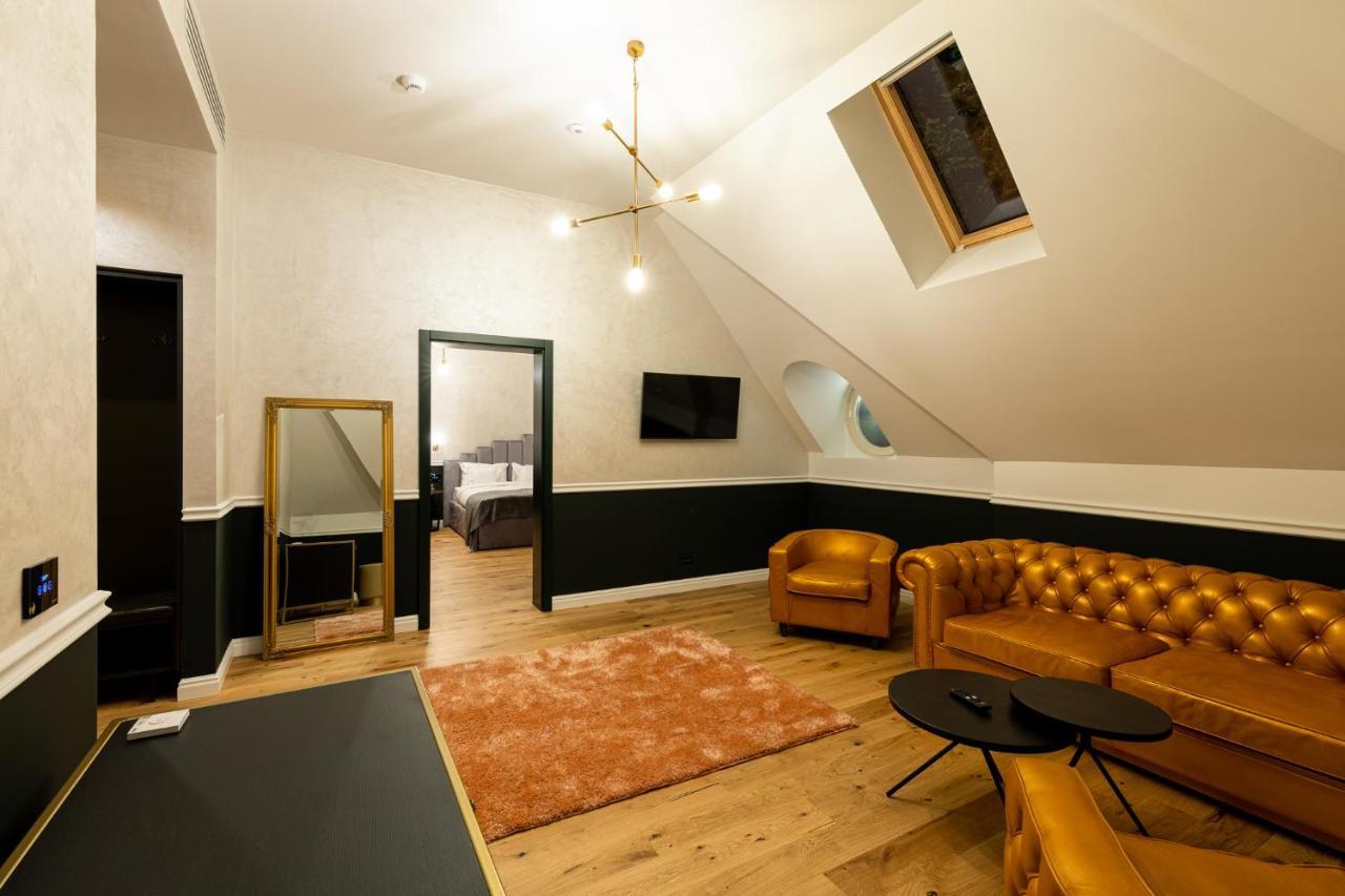 Boutique Hotel Cocosul De Aur Тиргу-Муреш Екстер'єр фото