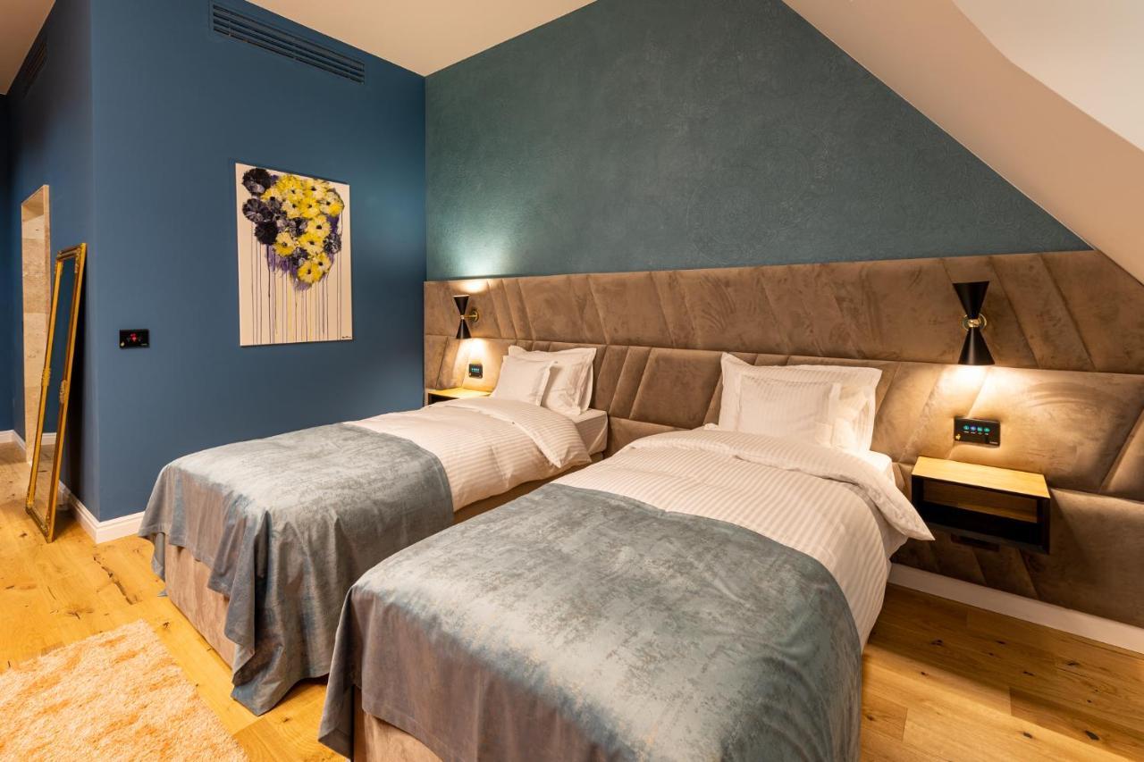 Boutique Hotel Cocosul De Aur Тиргу-Муреш Екстер'єр фото